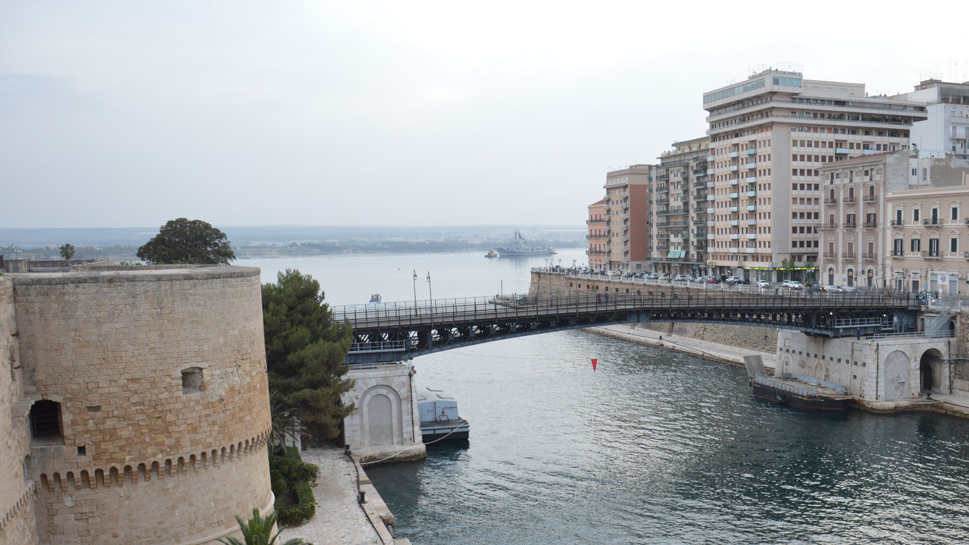 133 anni fa l'inaugurazione del Ponte Girevole di Taranto Marina Militare