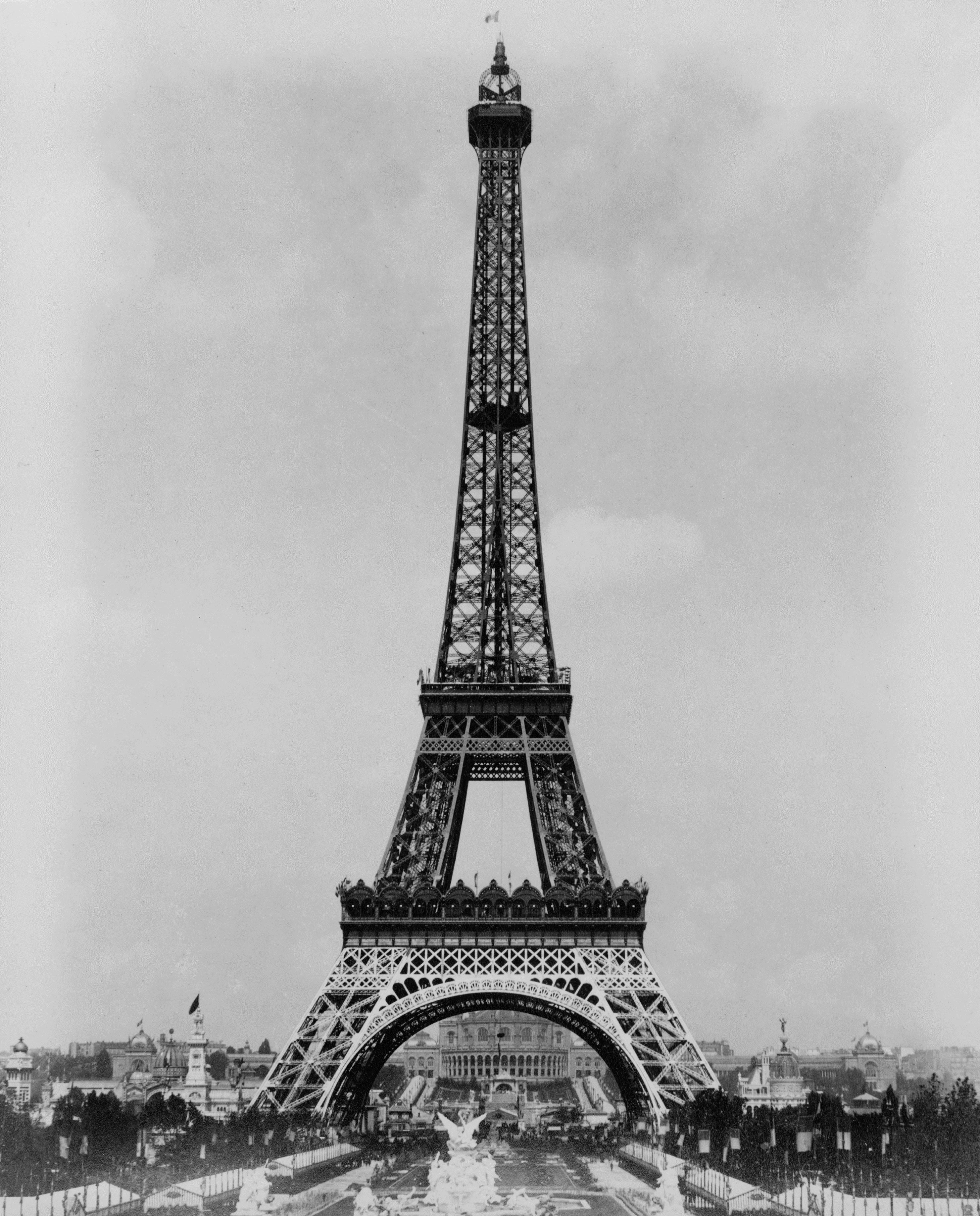 Torre EIFFEL (fine costruzione)