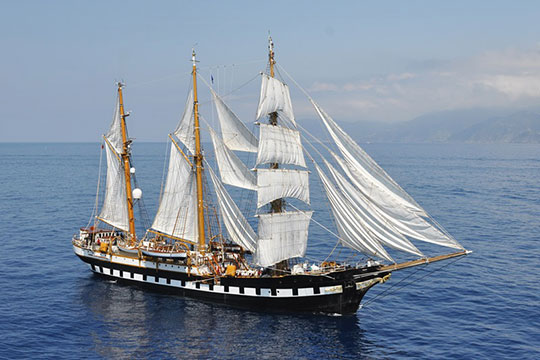 Nave Palinuro
