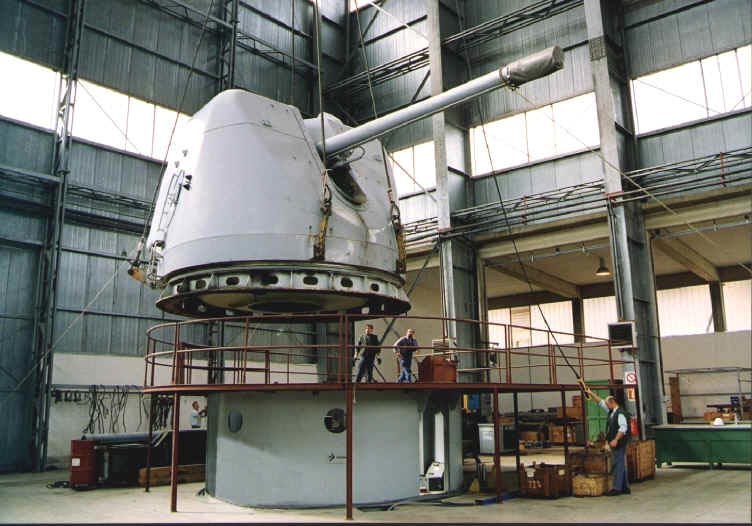 Cannone automatico da 127/54 in manutenzione