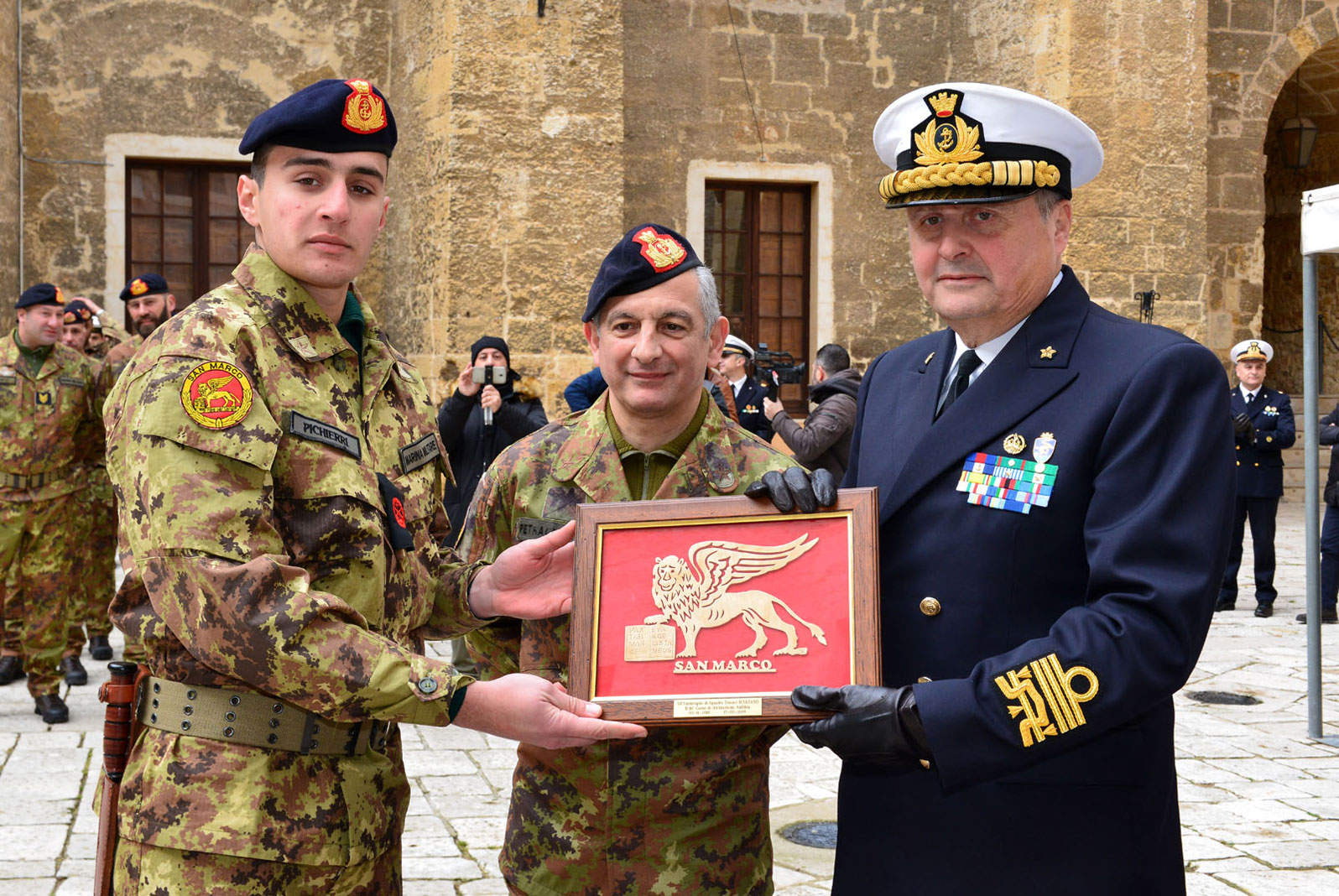 Consegnato il basco a 40 nuovi “Leoni” della Brigata Marina San Marco - Marina  Militare